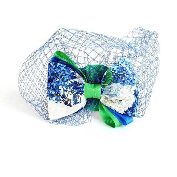 BABY MEISJES BLAUW EN GROENE BLOEMENFASCINATOR
