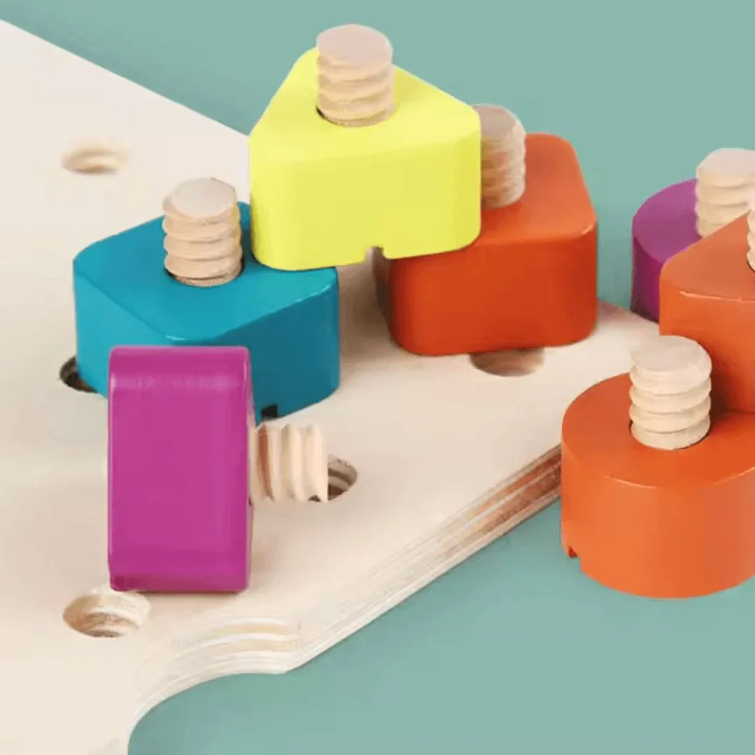 ColorScrew – Holzschraubbrett für Kinder ab 3+ – Fördert Feinmotorik