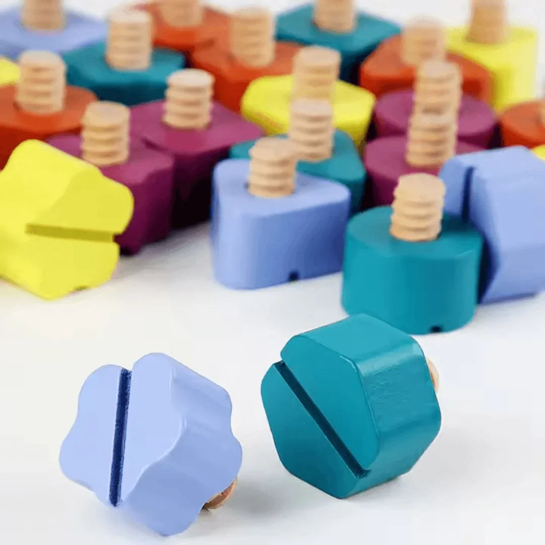 ColorScrew – Holzschraubbrett für Kinder ab 3+ – Fördert Feinmotorik