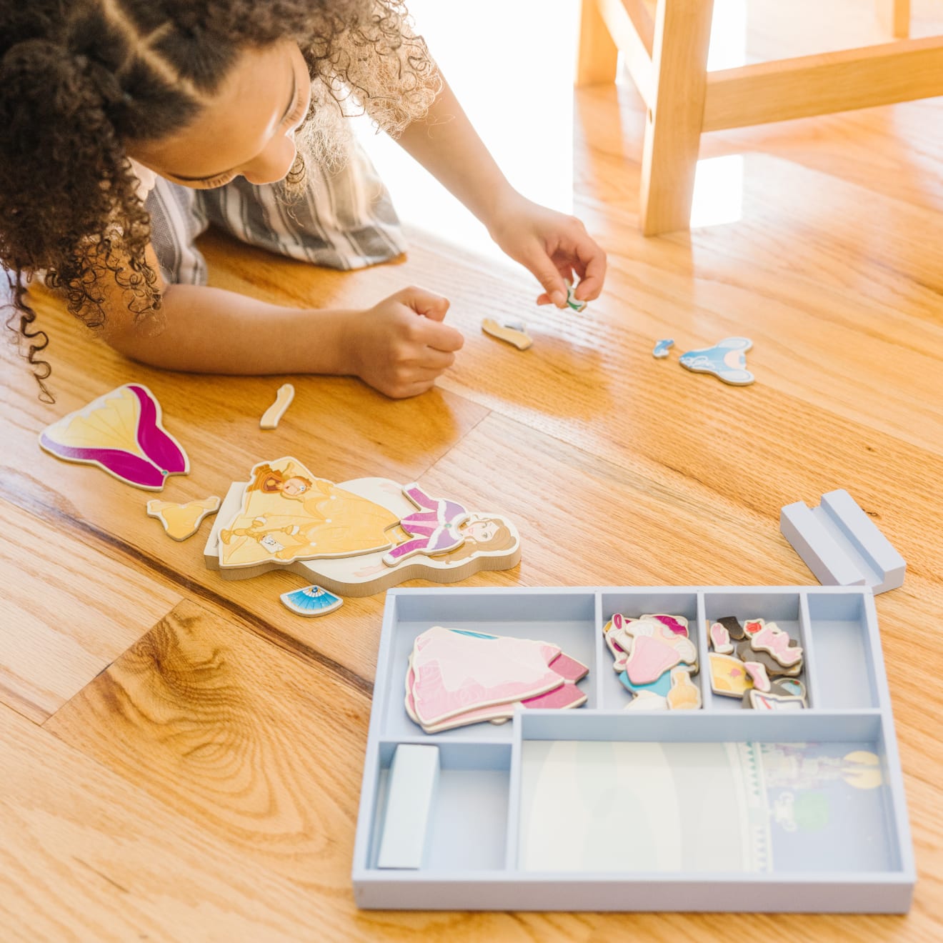 Belle Houten Magnetische Aankleedpop
