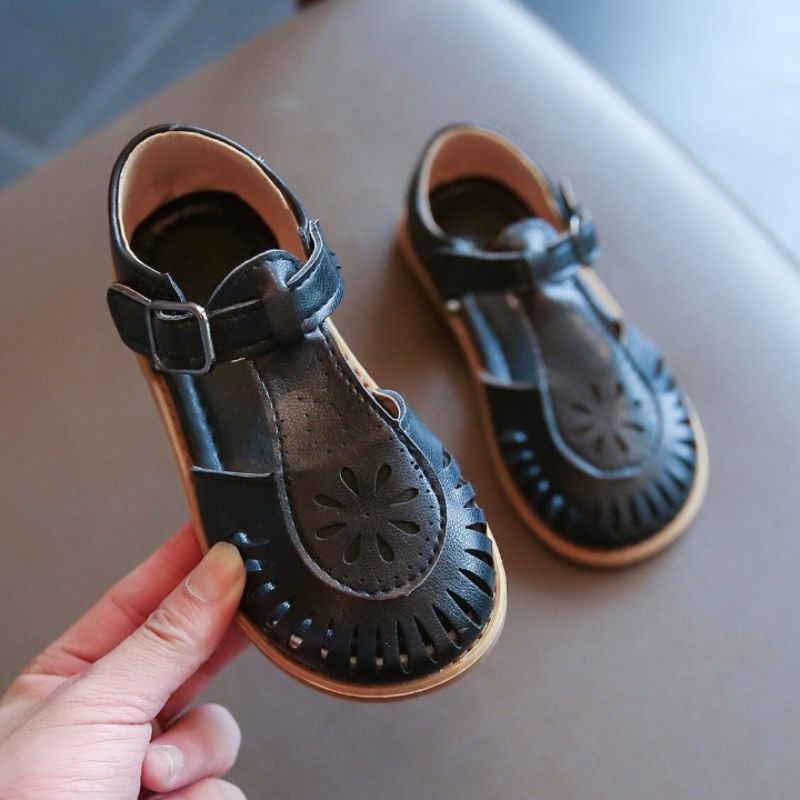 Gesloten babysandalen