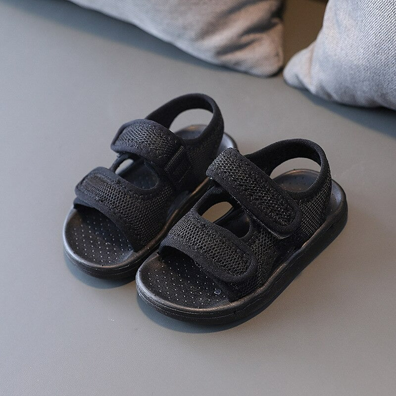 Snel drogende kinderzomersandalen