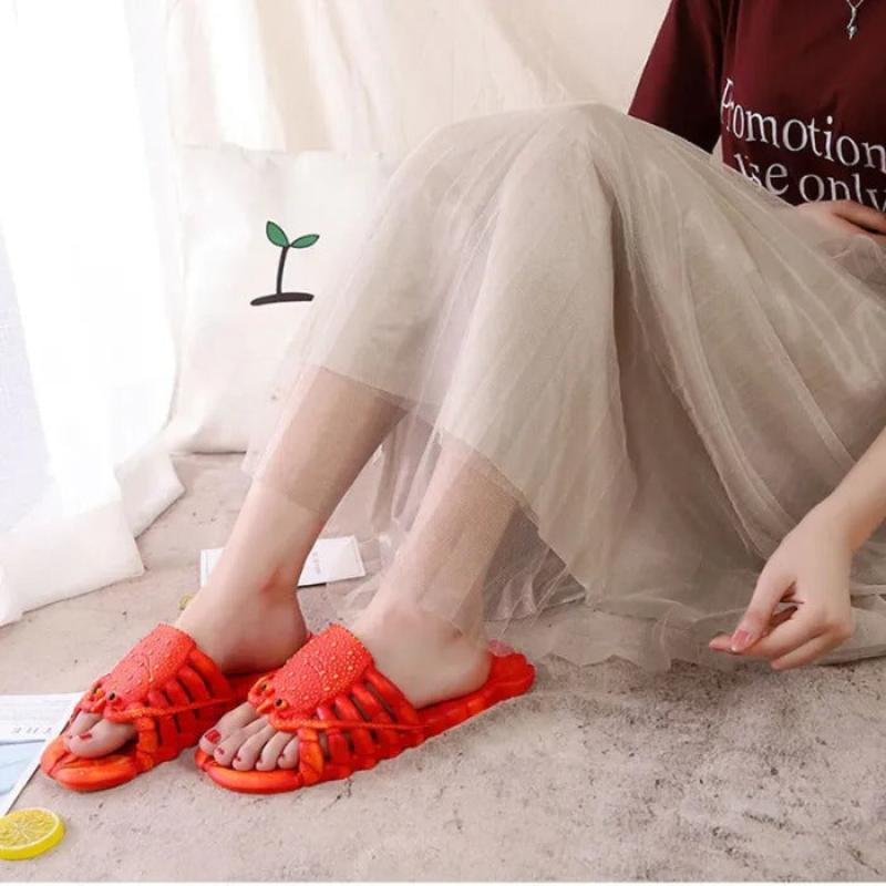 Coole en funky pantoffels met kreeftenmotief