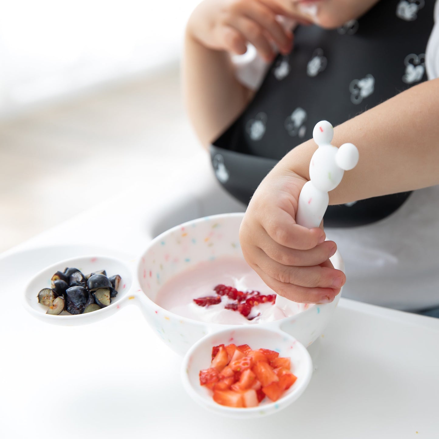 Siliconen eerste voedingsset: Mickey Mouse Vanilla Sprinkle