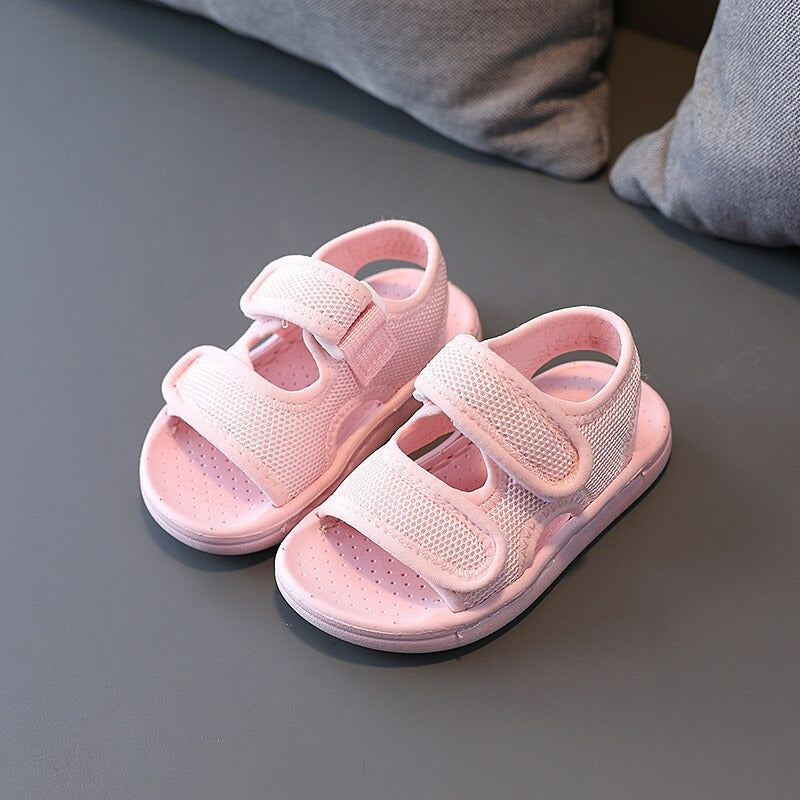 Snel drogende kinderzomersandalen