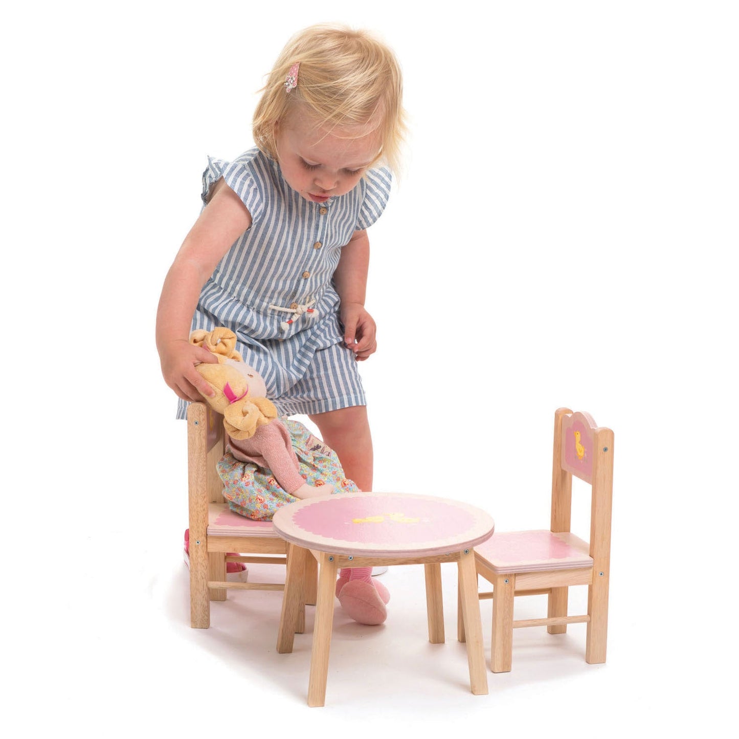 Tafel en stoelen