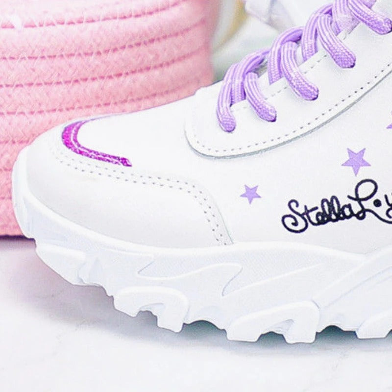 Stella Lou geïnspireerde hoge sneakers