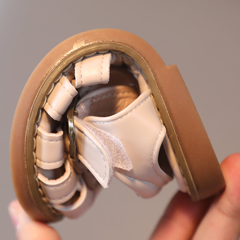 Antislip sandalen met zachte zool en uitsparingen