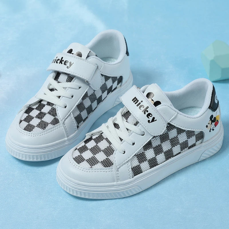 Klassieke Mickey geïnspireerde schaakbord sneakers