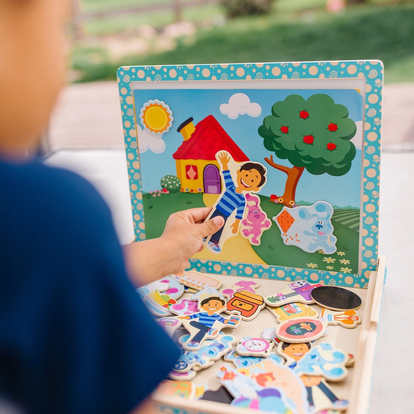Blue's Clues & You! Wooden Magnetic Picture Game