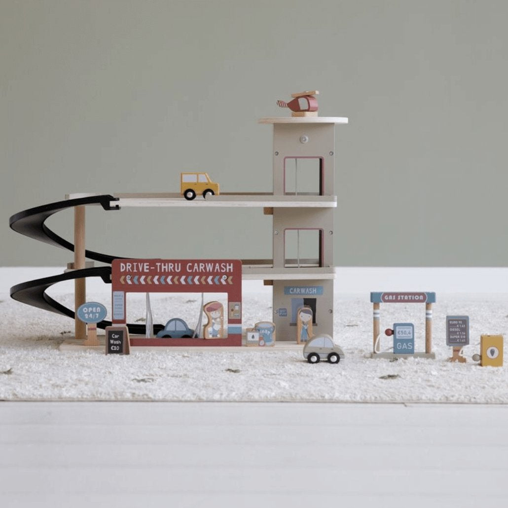 Little Dutch Railway Extension - Garage