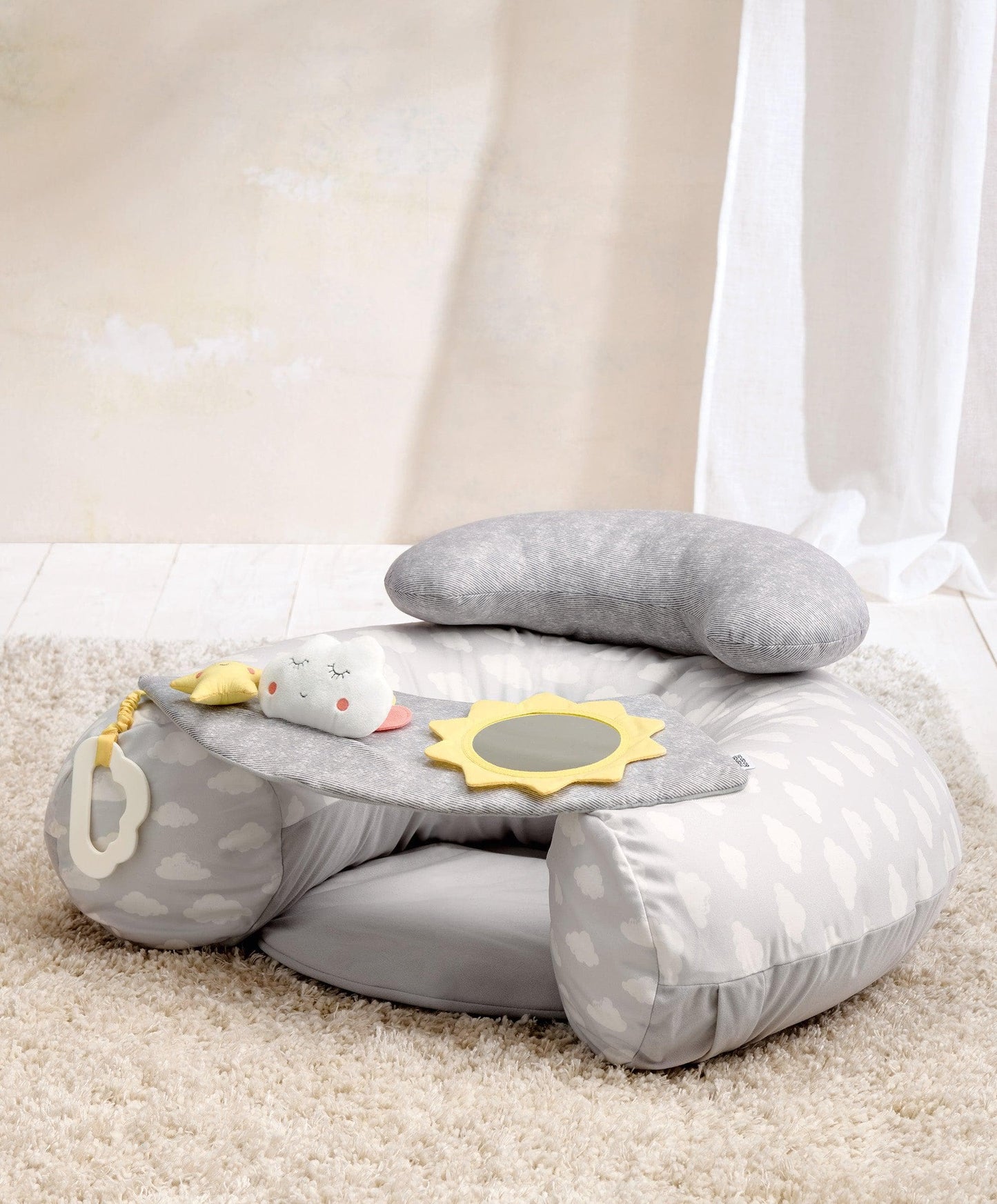 Zit- en speelstoel voor baby's op de vloer - Dream Upon A Cloud