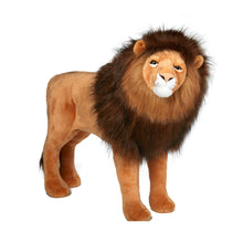 Levensechte knuffel in de vorm van een staande leeuw