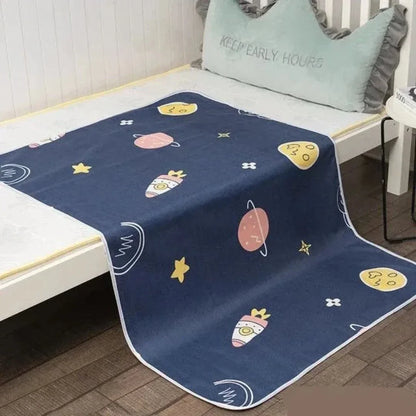 SnugglyNest – Wasserdichte Wickelunterlage für Kinder ab 0+ – Hält das Bett Trocken