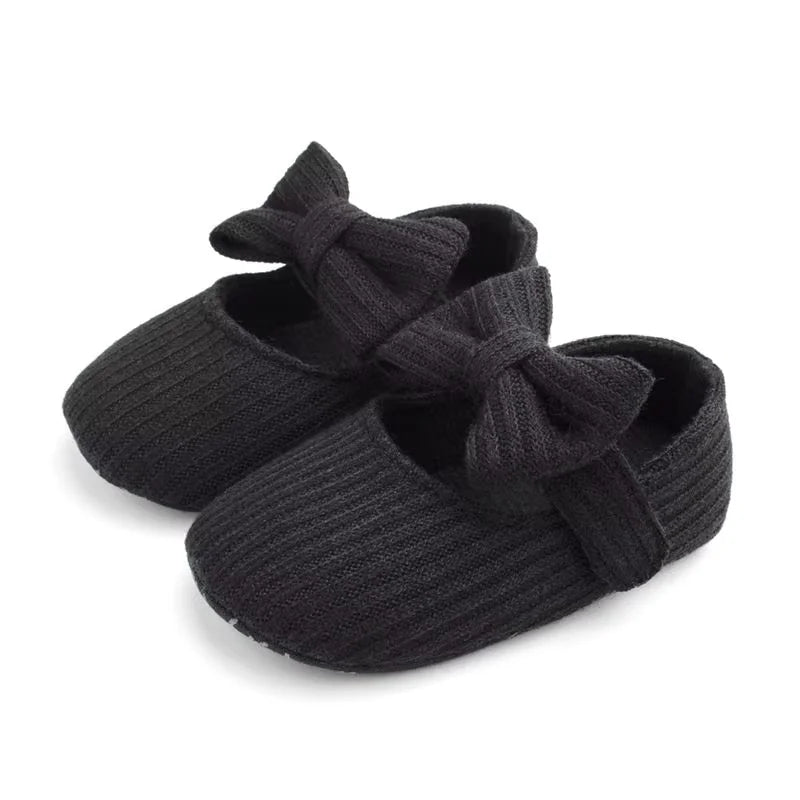 GlowSteps – Baby Mädchen Leuchtende Slip-On Socken Schuhe 0–12 Monate | Weicher Indoor-Komfort