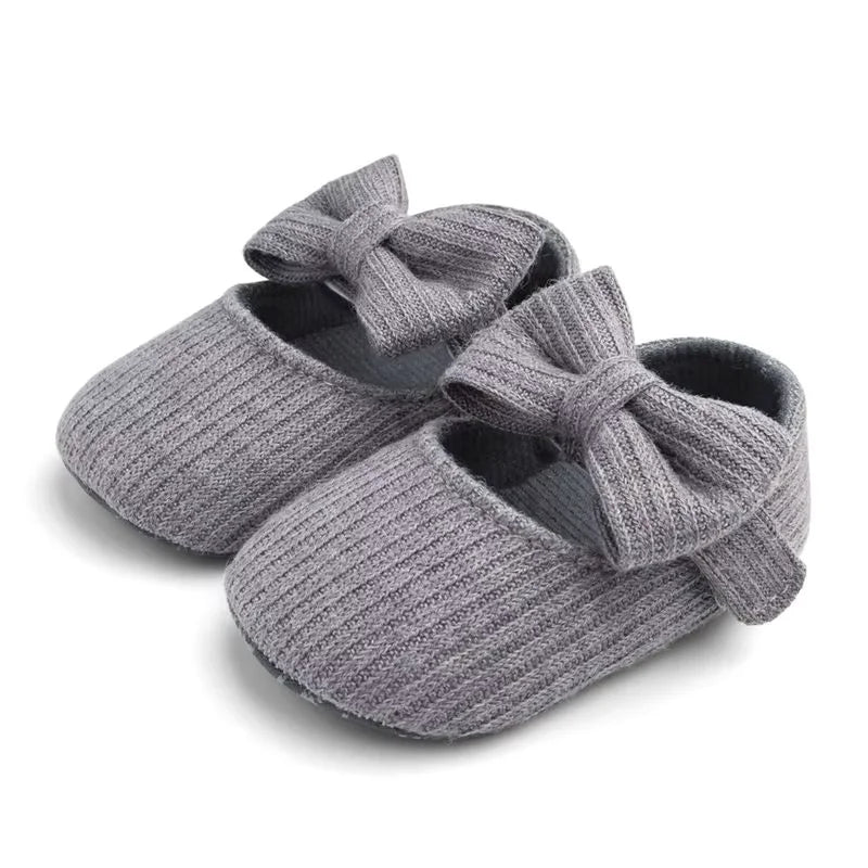 GlowSteps – Baby Mädchen Leuchtende Slip-On Socken Schuhe 0–12 Monate | Weicher Indoor-Komfort