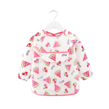 Baby schort met lange mouwen en slabbetje in watermeloen