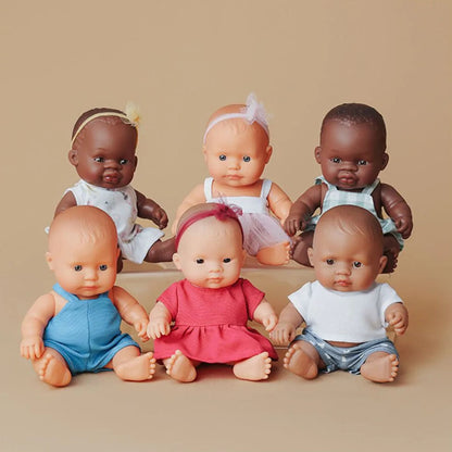 Kaukasische jongensbabypop