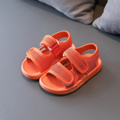 Snel drogende kinderzomersandalen