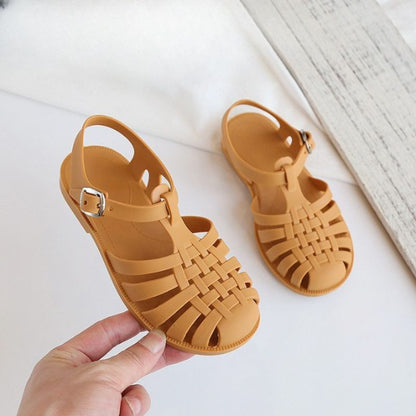 Kindersandalen in Cave Hole-stijl