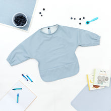 Waterdichte babyslab met lange mouwen in Bubble Blue