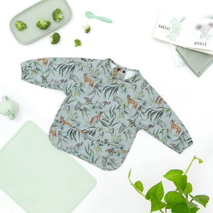 Waterdichte babyslab met lange mouwen en smokwerk in Little Aussie Tails