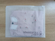 Waterdichte babyslab met lange mouwen en smokwerk in Little Berries