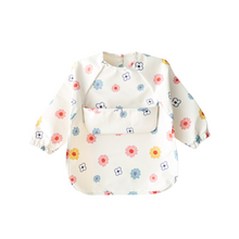 Waterdichte babyslab met lange mouwen en bloemenprint