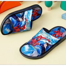 Letnie kapcie antypoślizgowe z miękką podeszwą Spiderman 
