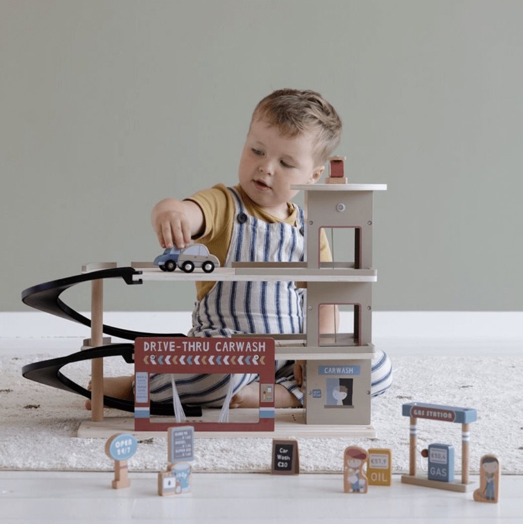 Little Dutch Railway Bundle - Garage